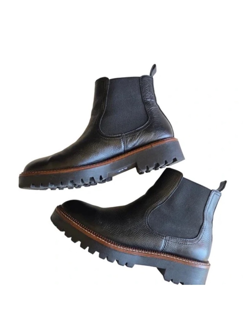 Caslon Black leather lug sole water resistant Chelsea boots Sz 8.5